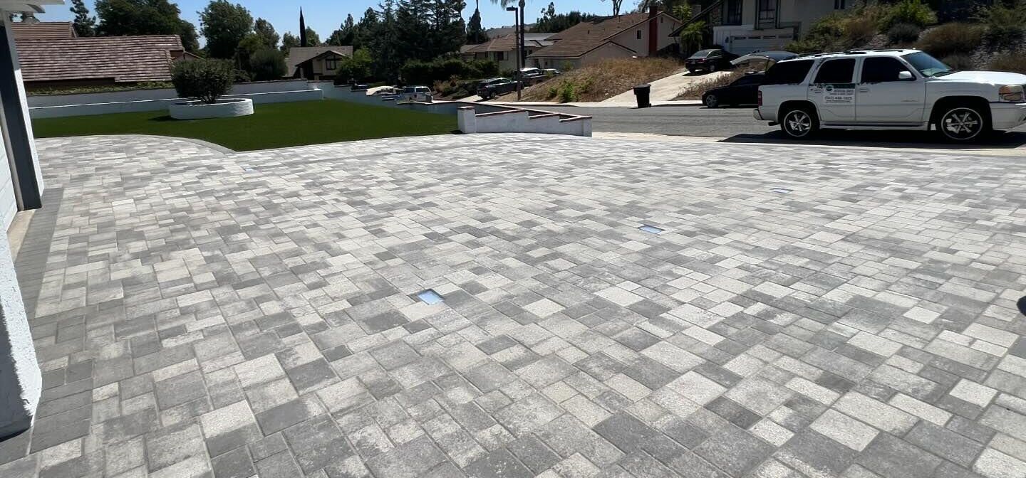 Pavers, Evergreen and Links Putt Putting Green Pomona – Driveway Pavers Pavers & Artificial Grass Gallery. Corona, CA